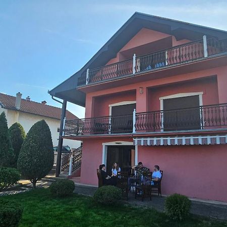 Guest House Lona Golubac Exterior photo